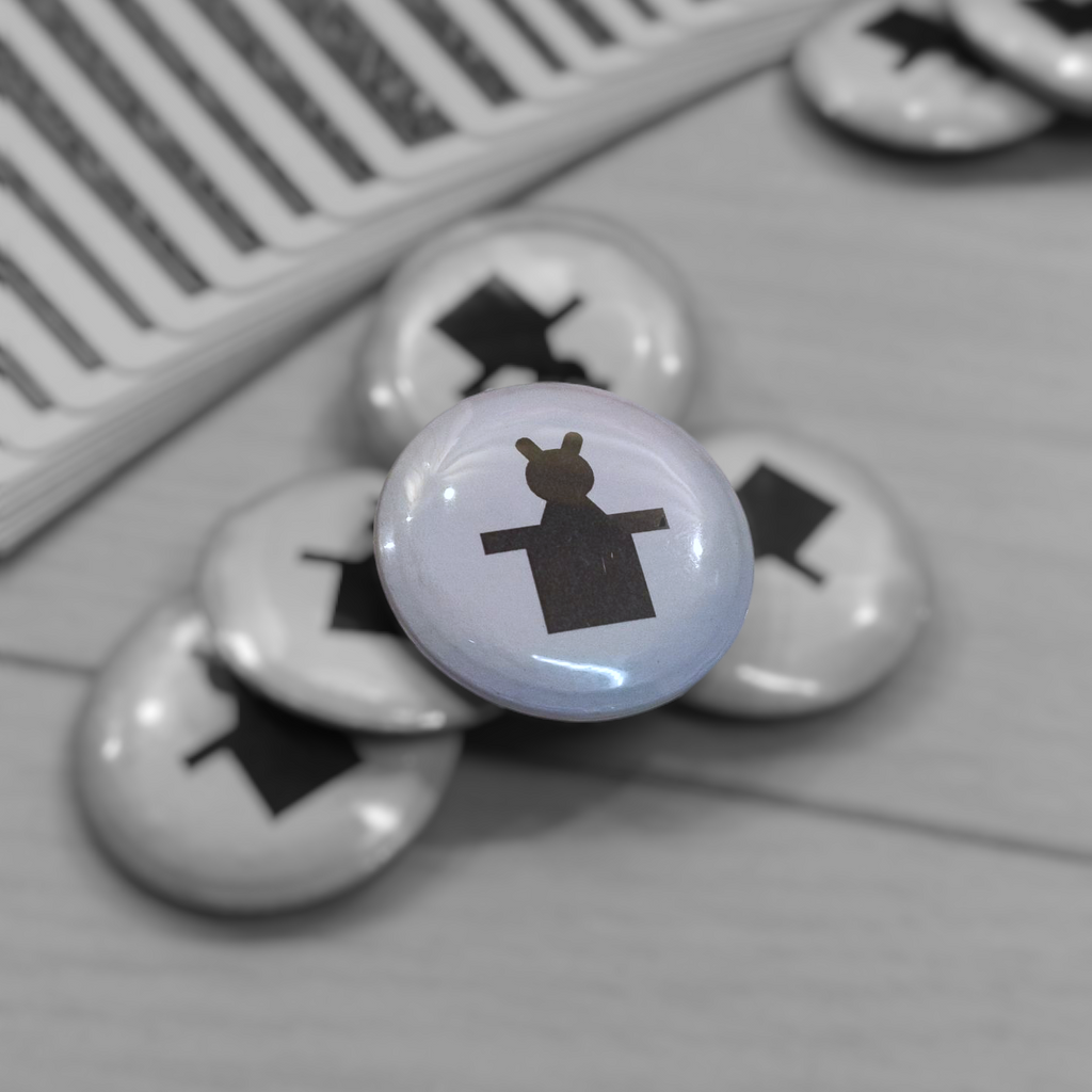 Spilla Rabbit from a hat