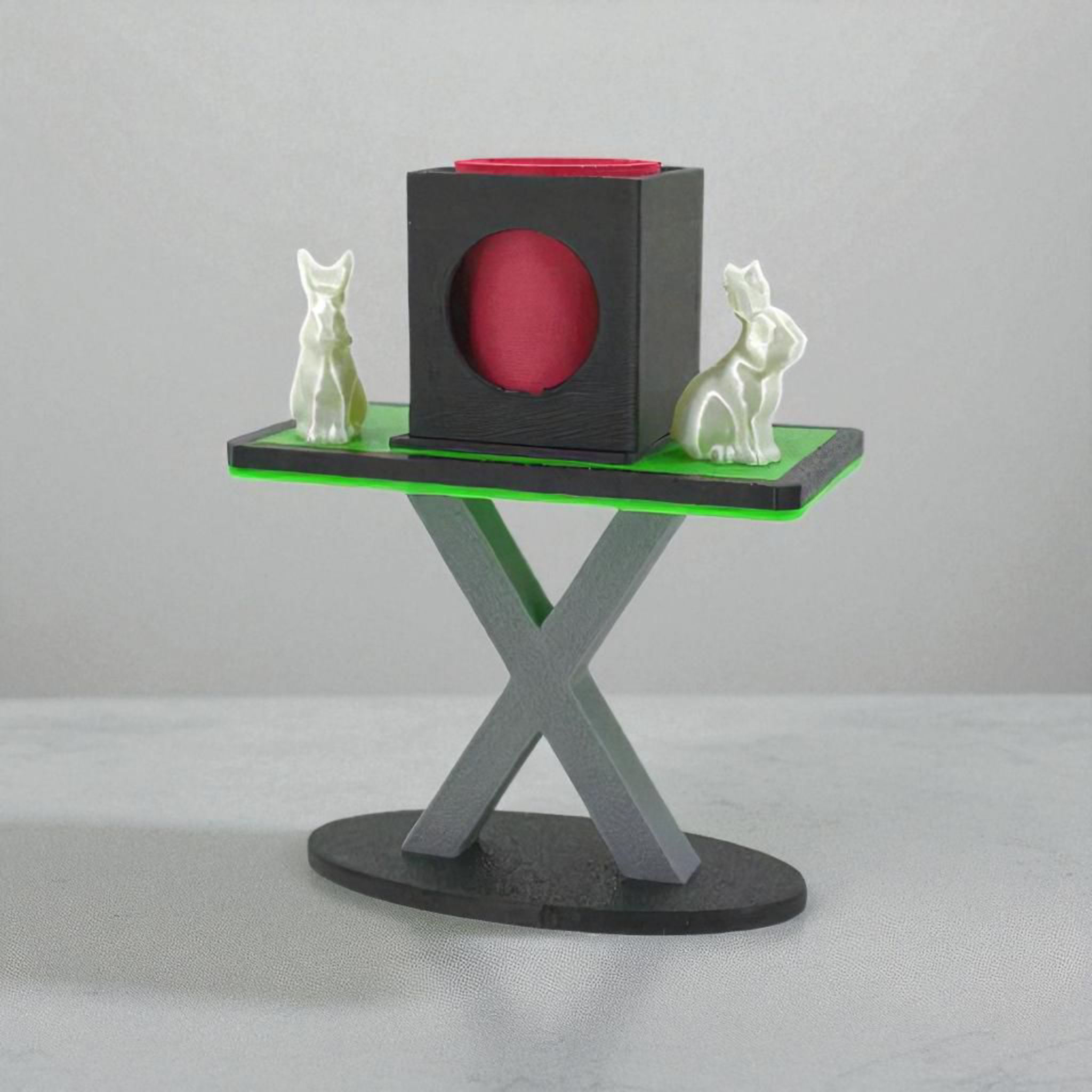 Action Figure: SQUARE CIRCLE ILLUSION